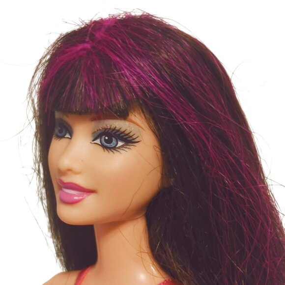 Barbie Fashion Fever Raquelle Rock Out Fashion Doll Articulated 2008 C360G Resty - Picture 5 of 8